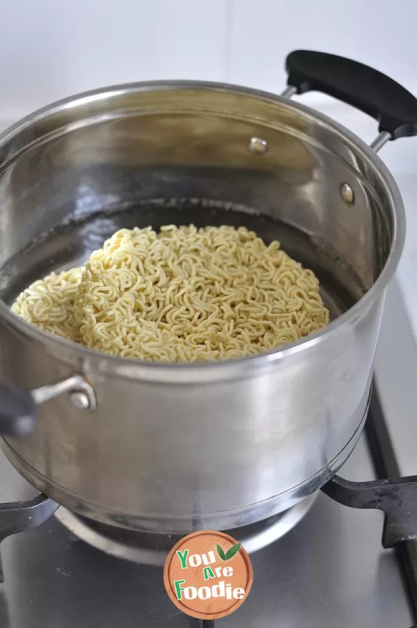 Fried instant noodles