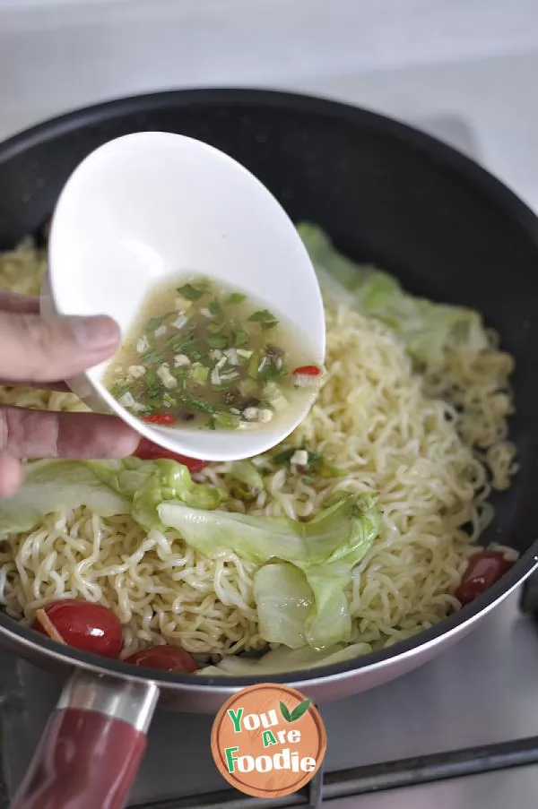 Fried instant noodles