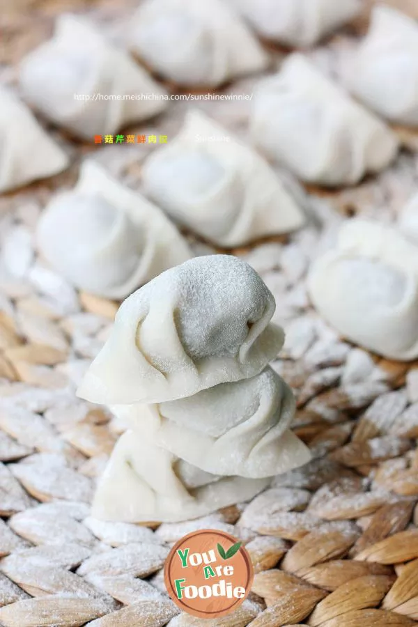 The-taste-of-parents-------fresh-meat-dumplings-with-mushrooms-and-celery