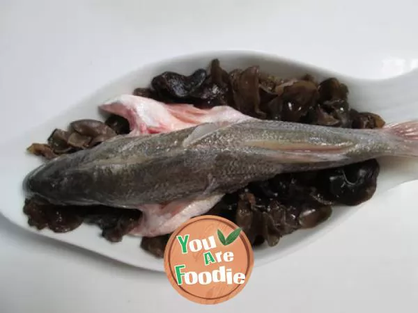 Steamed bass with agaric