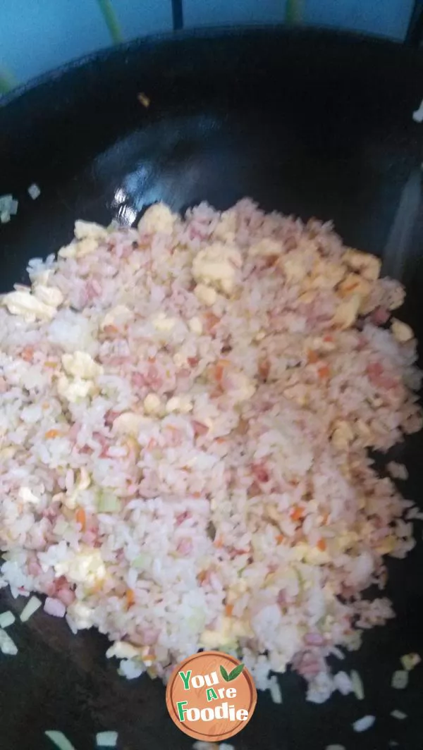 Fried rice with eggs on the third day of school