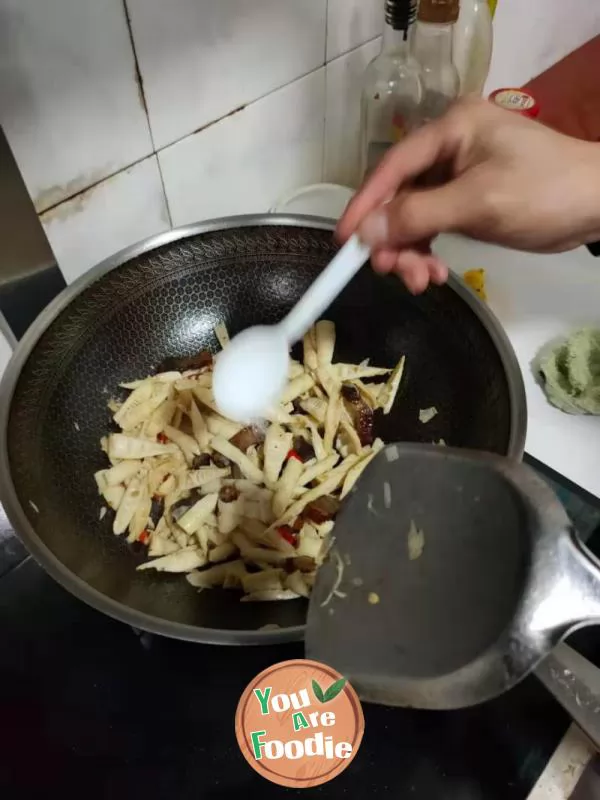 Fried bacon with bamboo shoots