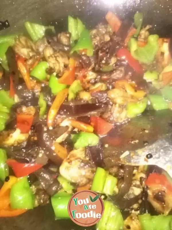 Sauteed Chicken with Pepper in Iron Wok