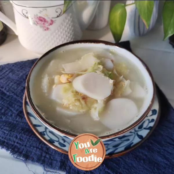 Rice cake with egg and cabbage soup