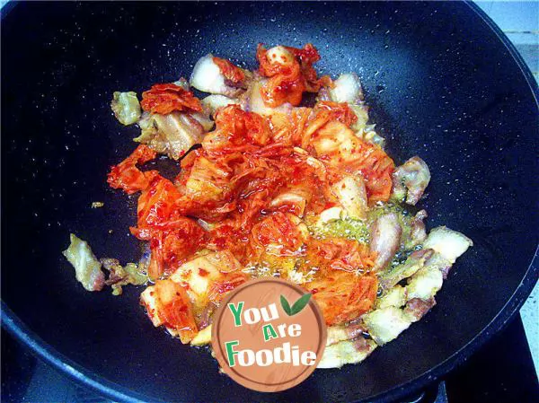 Conquer picky husband's Korean kimchi hot pot spicy noodles