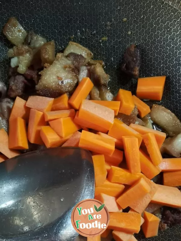 Braised Noodles with Pork, Beans and Potatoes