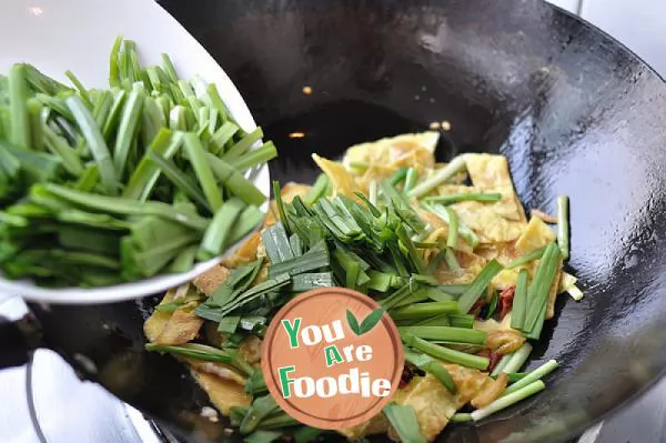 Scrambled Eggs with Chinese Chives