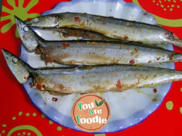 Microwave oil-free spicy saury