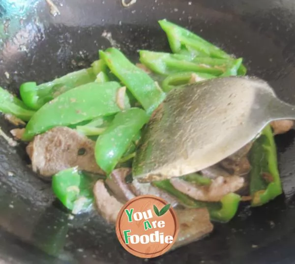 Fried pork liver and lean meat with bell pepper