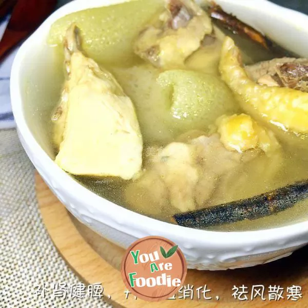 Chicken soup with milk root and bamboo fungus