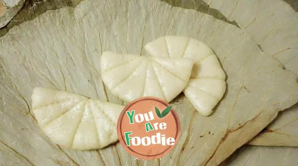 Lotus-Leaf-Shaped Pancake