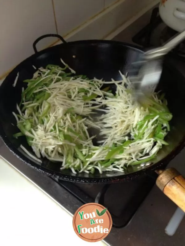 Shredded pork with water bamboo and green pepper