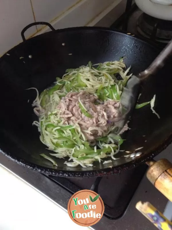 Shredded pork with water bamboo and green pepper