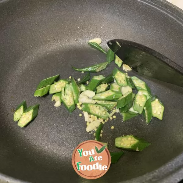 Fried okra with eggs