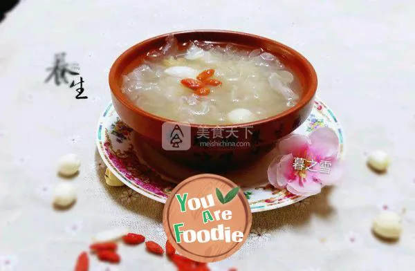 Tremella, lotus seeds and Lily soup