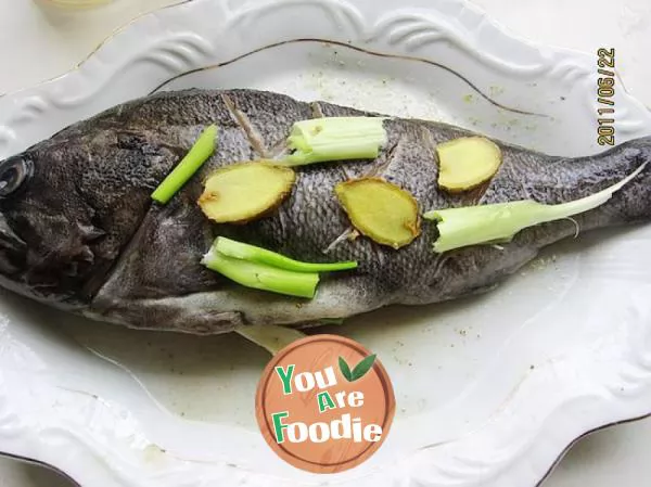 Fish with scallion oil