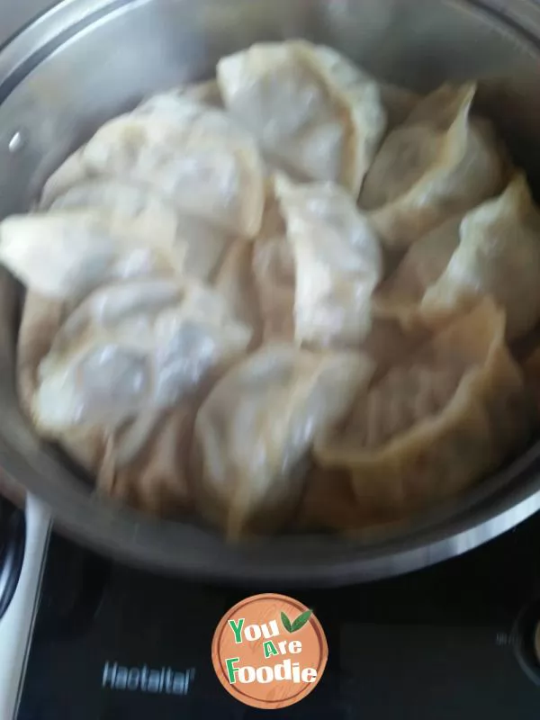 Dumplings stuffed with white gourd, celery and meat