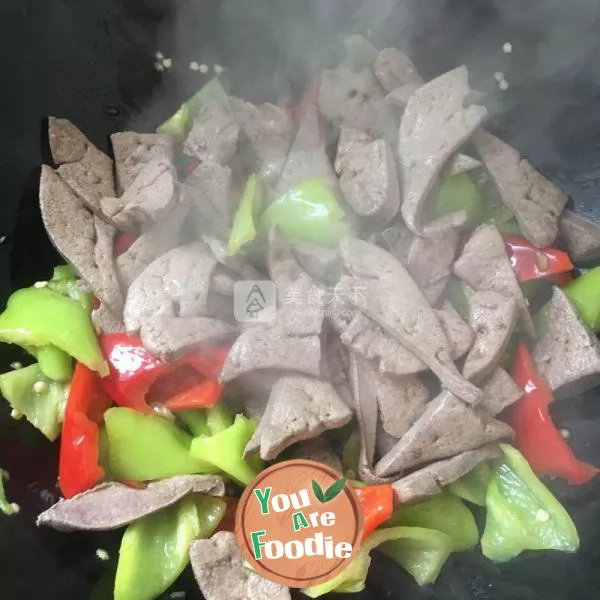 Stir fried pork liver with chili