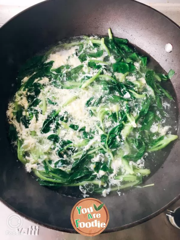 Green vegetable and egg soup