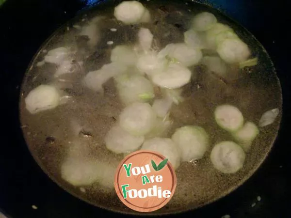 Sponge gourd and agaric soup