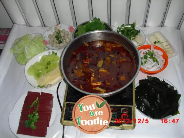 Spicy hot pot with fish bone soup