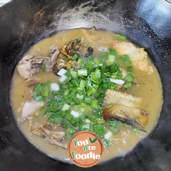 Fish Head Noodles in Sour Soup