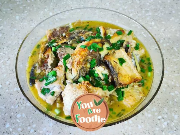 Fish Head Noodles in Sour Soup