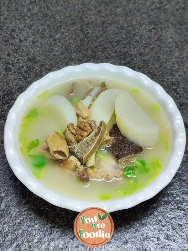 Beef offal and radish soup