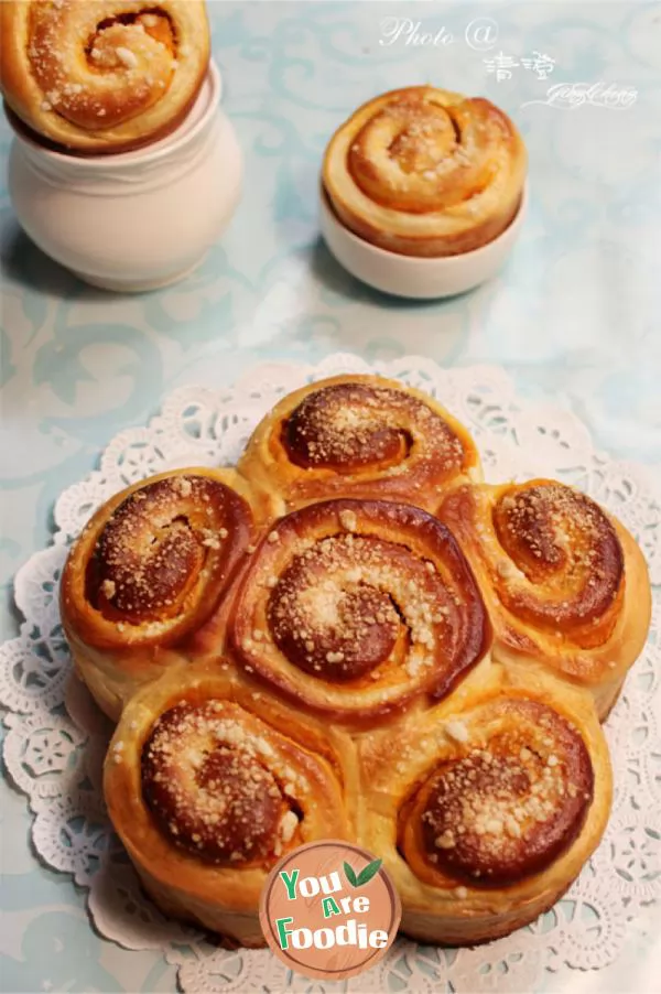 Sweet-potato-flower-shaped-bread