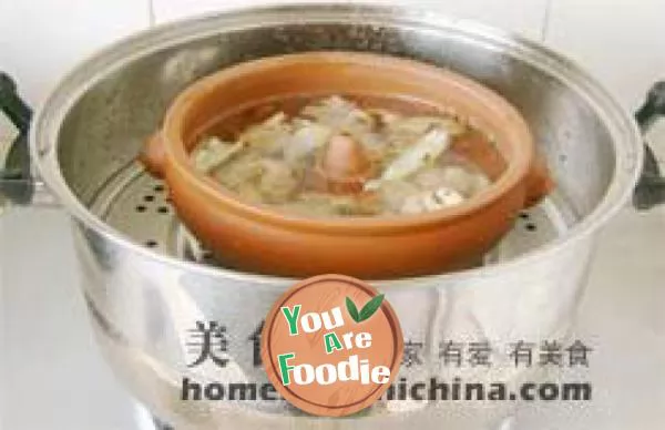 Steamed chicken with Amomum villosum