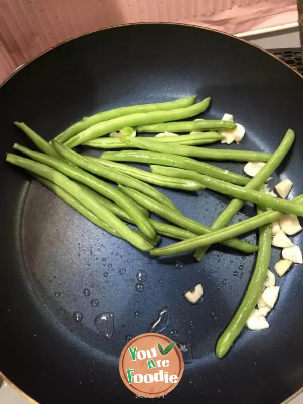 Stewed spare ribs with beans (northeast random stew)