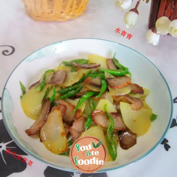 Fried pork with potato chips