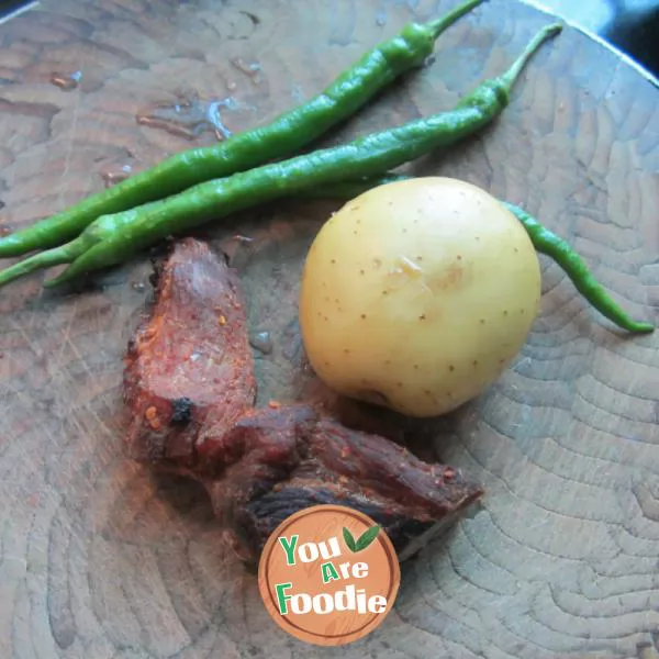 Fried pork with potato chips