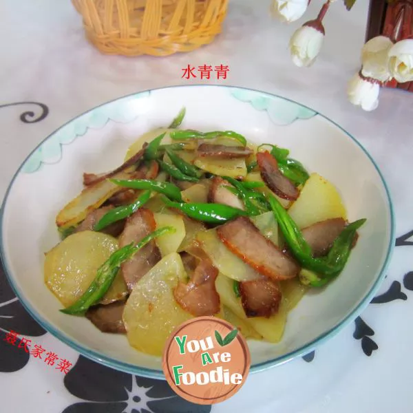 Fried pork with potato chips