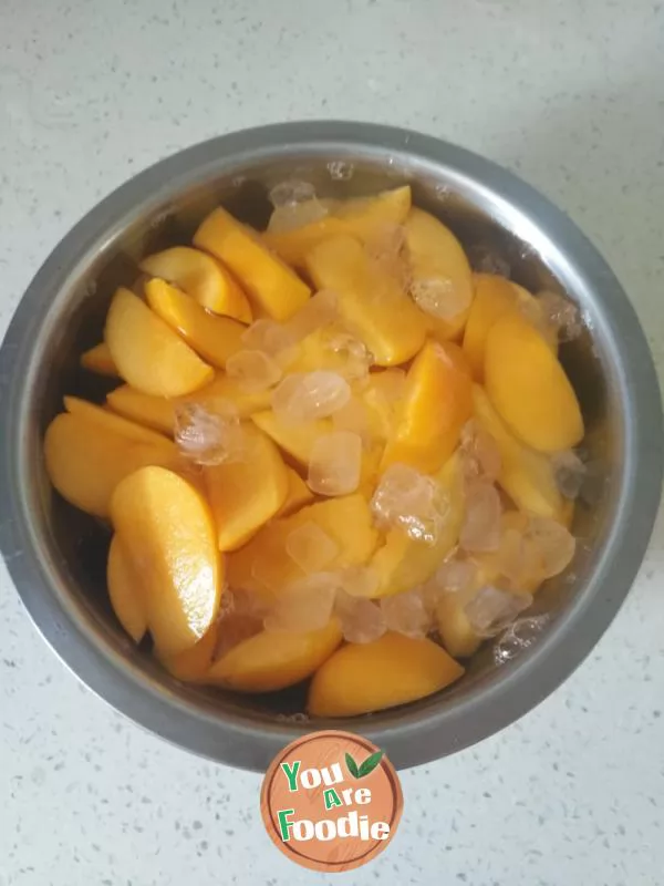 Canned yellow peach syrup