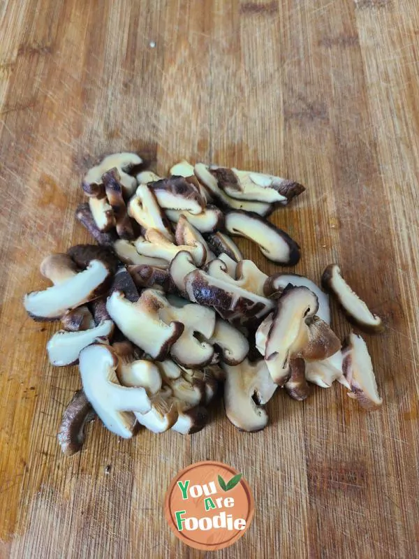 Stir fried Mushroom with Mingyue Grass