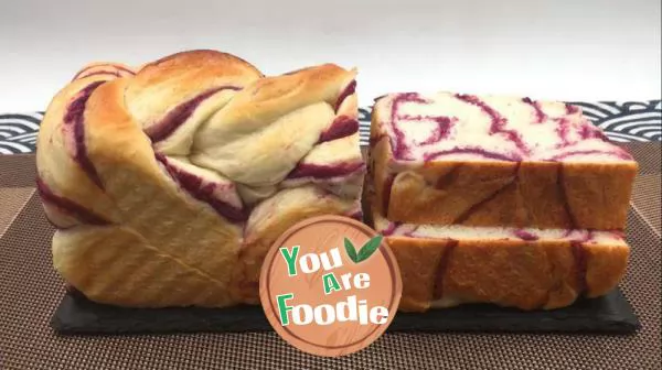 Purple-potato-bread-is-soft-and-sweet,-easy-to-make,-delicious-and-high-in-appearance