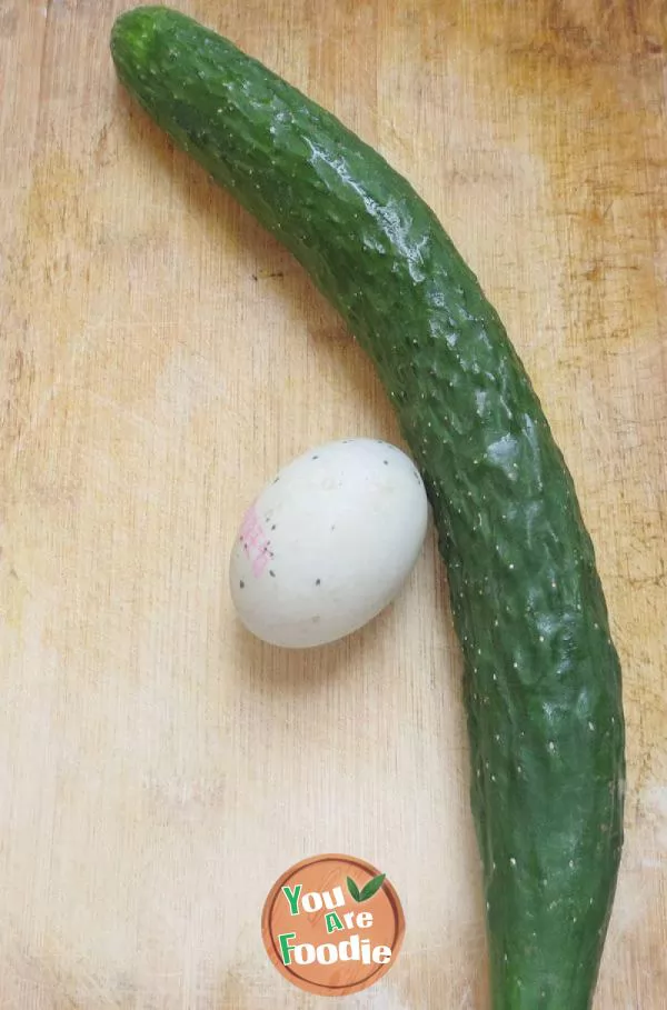 Cucumber and preserved egg soup