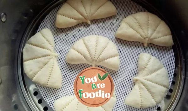 Lotus leaf steamed bread