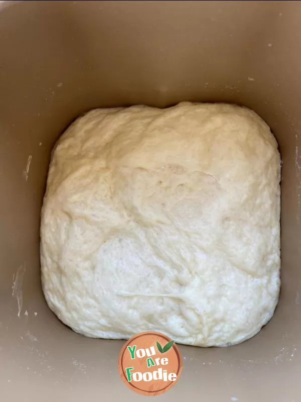 Caterpillar bean paste bread