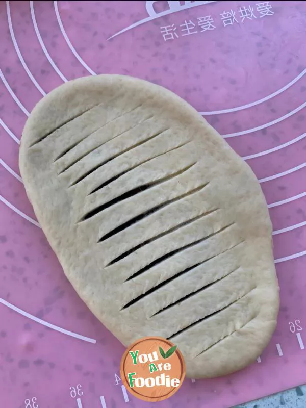Caterpillar bean paste bread