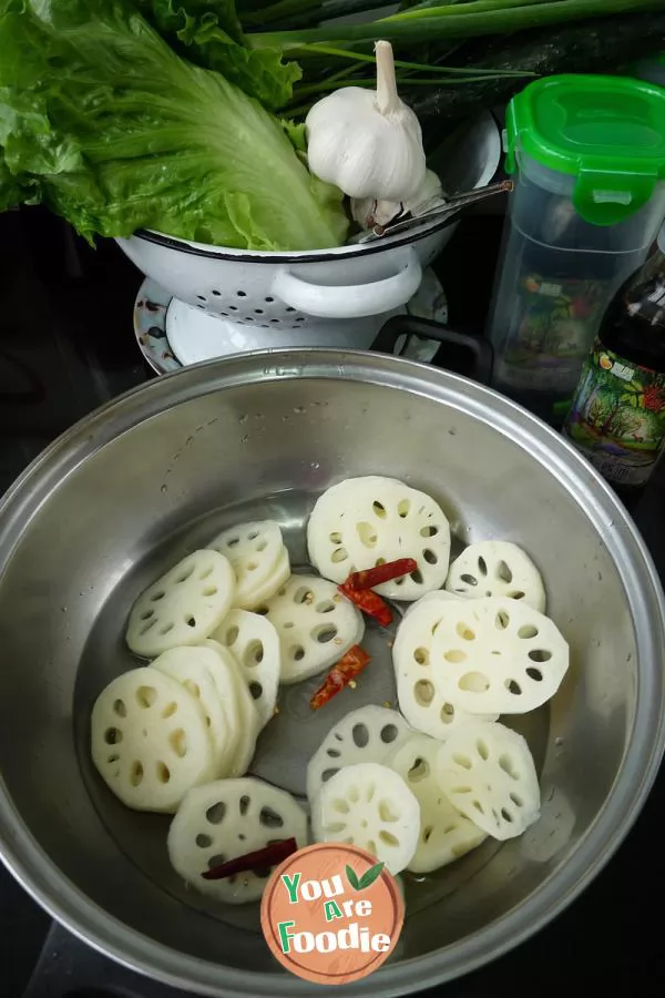 Spicy lotus root slices in soy sauce