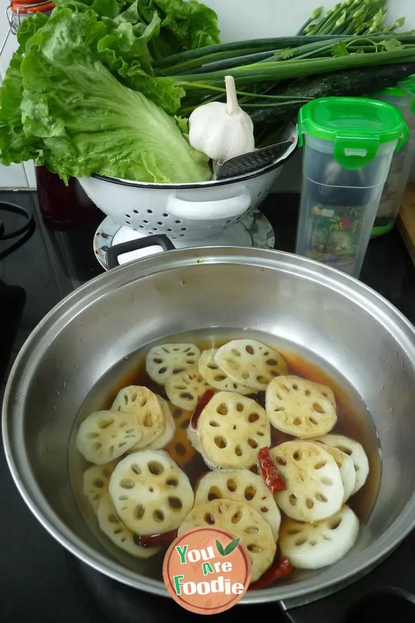 Spicy lotus root slices in soy sauce