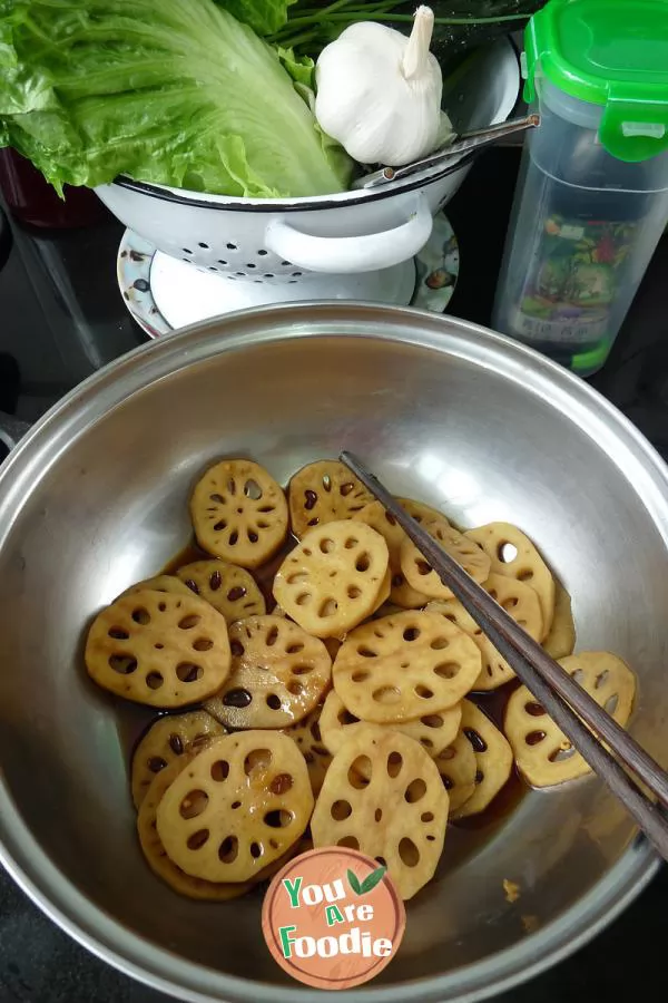 Spicy lotus root slices in soy sauce