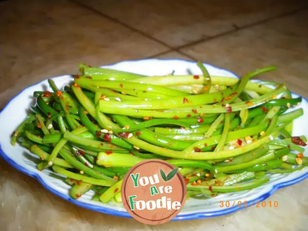 Garlic moss salad