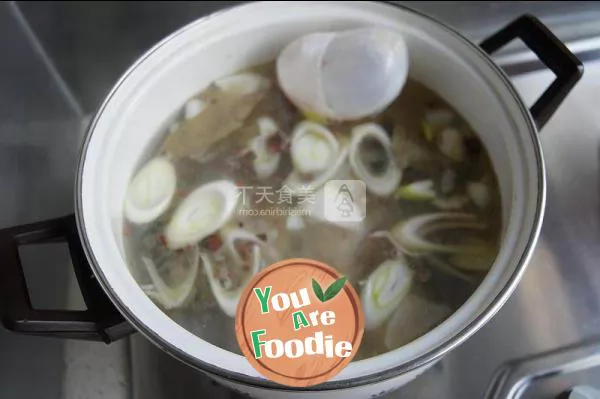 Stewed tofu with fish head