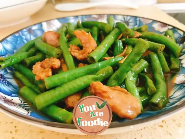 Fried pork with beans in soybean sauce