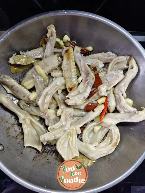 Stewed duck wings and duck feet