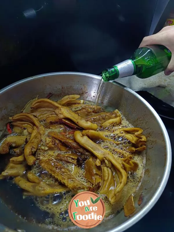 Stewed duck wings and duck feet