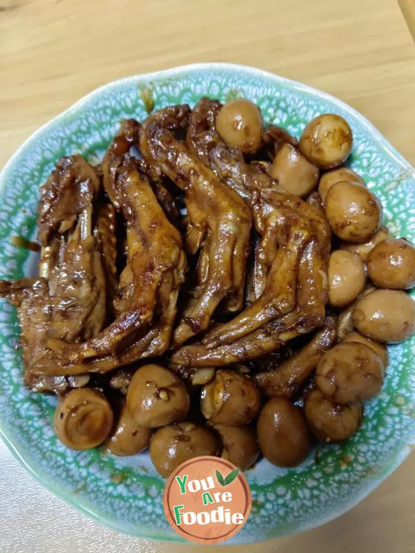 Stewed duck wings and duck feet